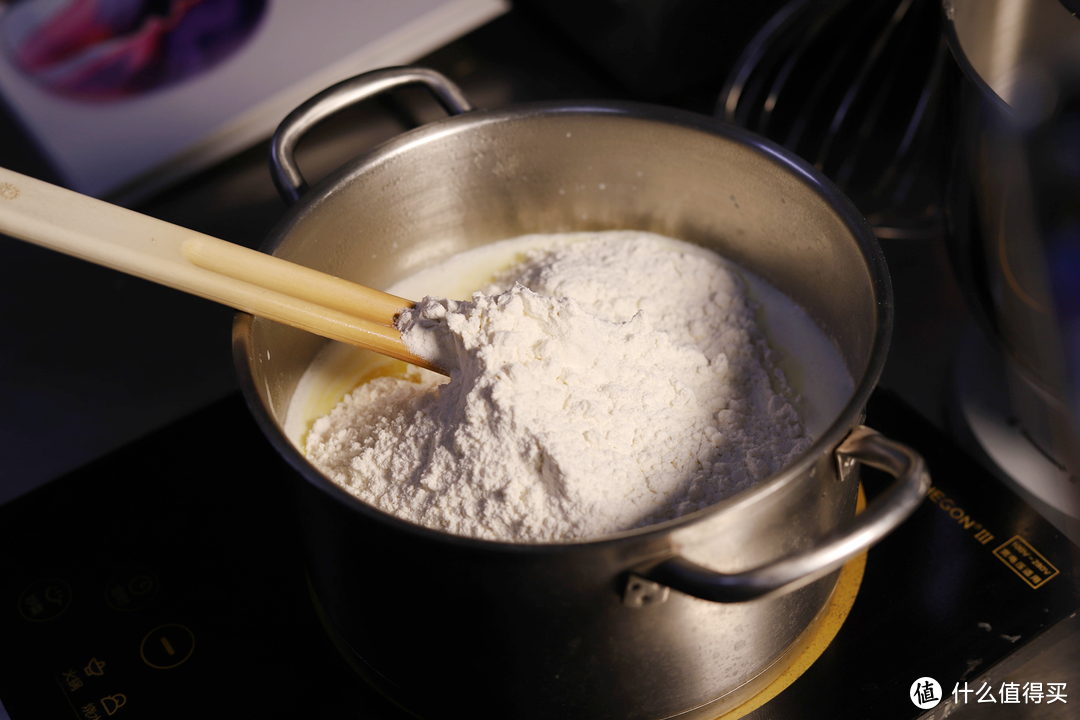 从面糊到酥皮再到奶油馅：来自法甜Chef的全网最贴心泡芙教程！