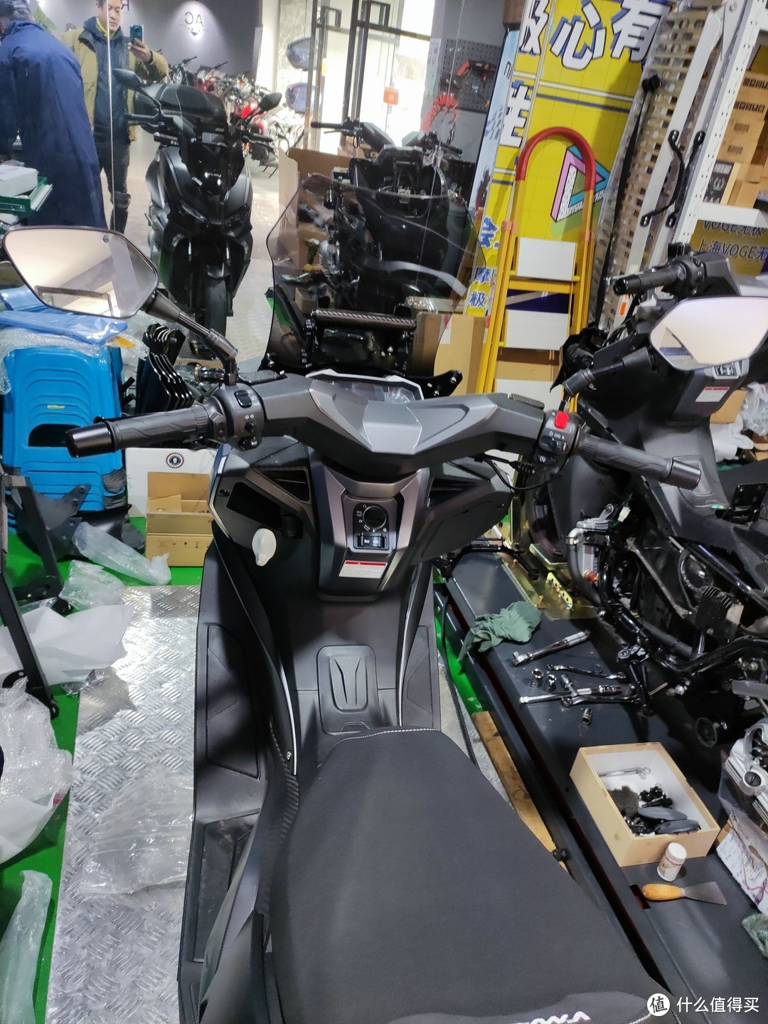 龙嘉VMAX 300 踏板摩托车part2  使用感受和改装