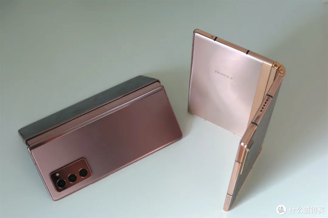 折叠屏手机巅峰诀！三星Galaxy Z Fold2与柔宇FlexPai 2的“硬兵器”