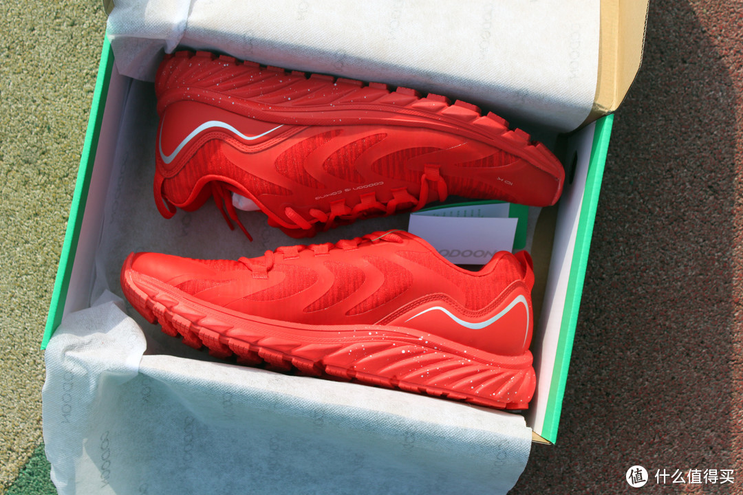 咕咚智能跑鞋10K Pro：带来科学与智能的跑步体验
