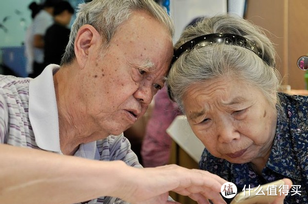 大屏并不是唯一！为长辈选购手机还有这些要注意