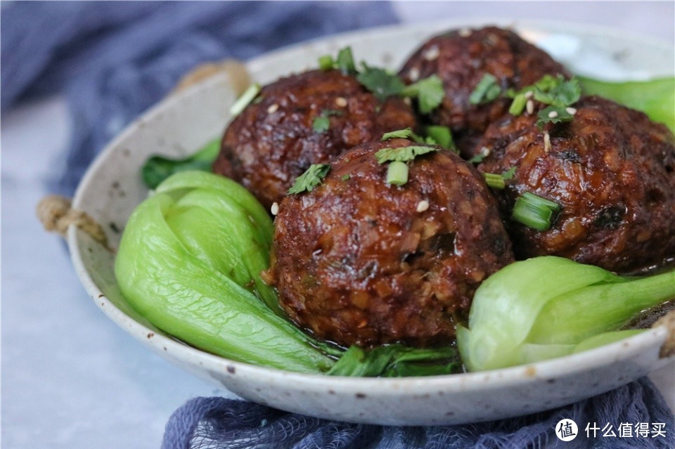 就地过年自己做年夜饭，学做四喜丸子，整年都是好日子