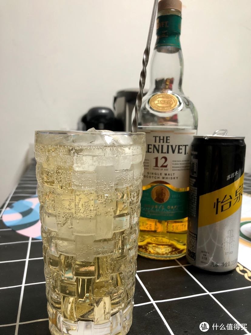 葡萄美酒夜光杯，且来听我吹一吹