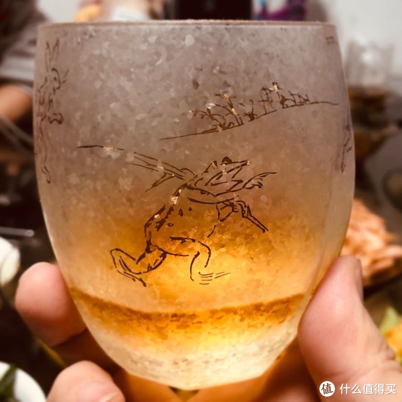 葡萄美酒夜光杯，且来听我吹一吹