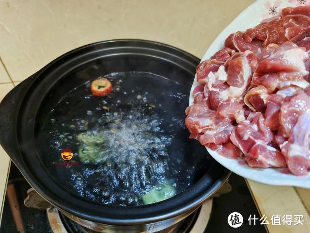 ​春节，大鱼大肉吃多了，记得给家人做这道汤，酸辣开胃，汤鲜味美