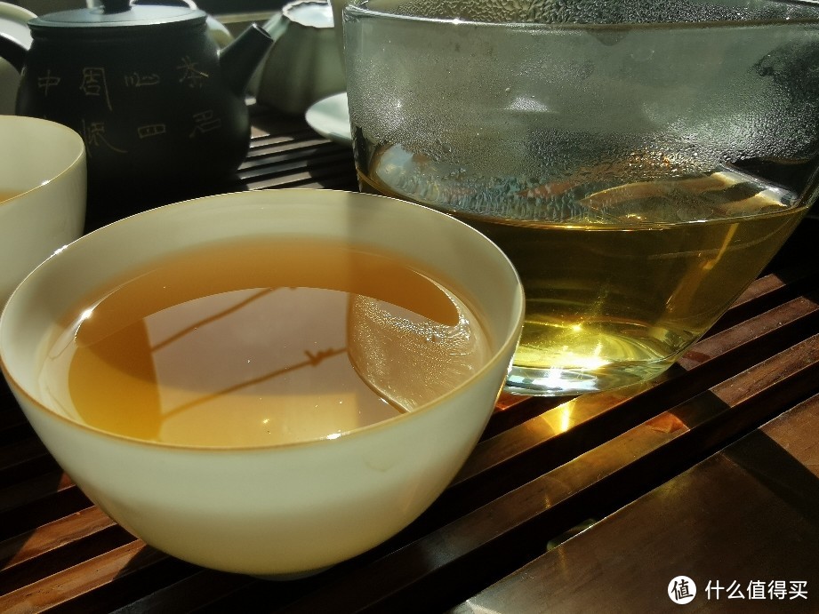 诱人的金色茶汤