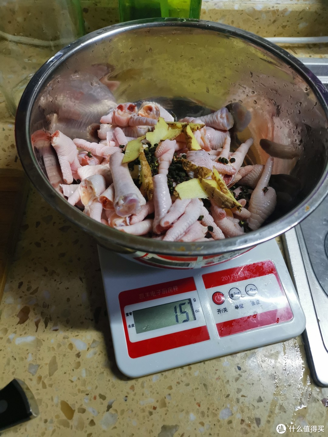 生姜片15克（所有调料可以根据鸡爪的数量进行添加）