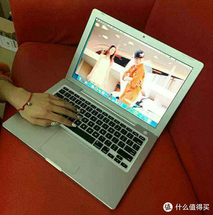 闲鱼买二手苹果笔记本的被骗经历：货到付款，卖家发来07年MacBook电子垃圾，差点付款了