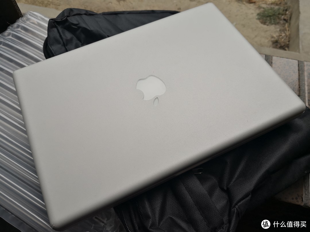 闲鱼买二手苹果笔记本的被骗经历：货到付款，卖家发来07年MacBook电子垃圾，差点付款了