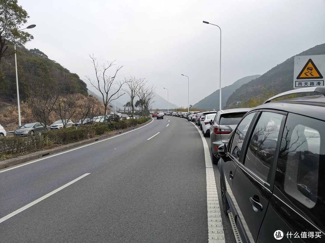 你在景区看风景，看风景的麦田跑步在看你-正是九峰赏梅时-2021-02