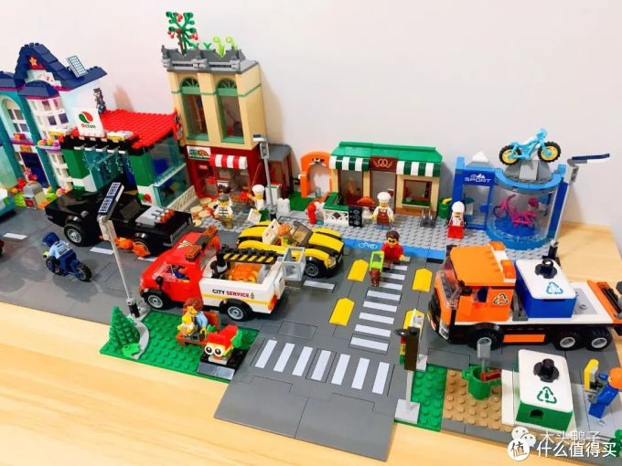 终于有了绝版多年的城市套装味道用乐高2021年全新城市道路系统组成一