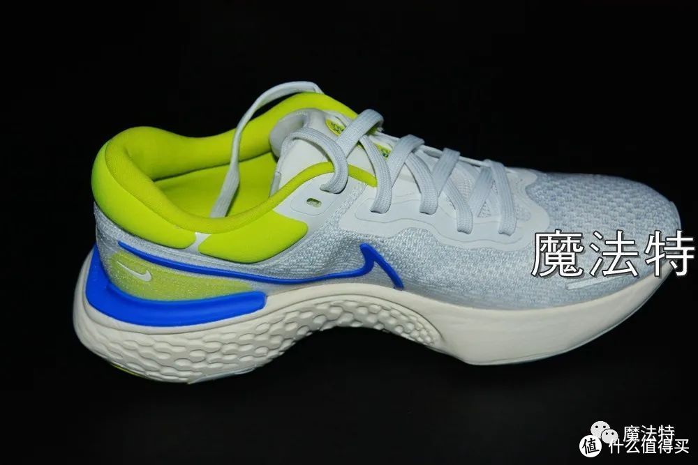 耐克的慢跑能翻身么？NIKE ZOOMX INVINCIBLE+VOMERO 15