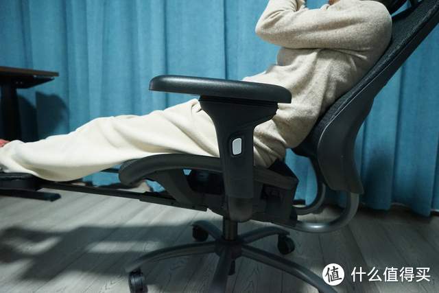 新年开工必备，网易严选多功能人体工学椅让“打工人”更舒适