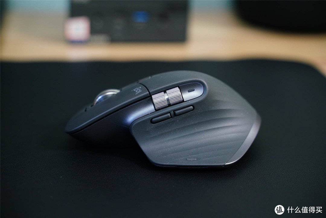 简洁桌面+强大生产力，只需一套罗技MX旗舰键鼠就够了