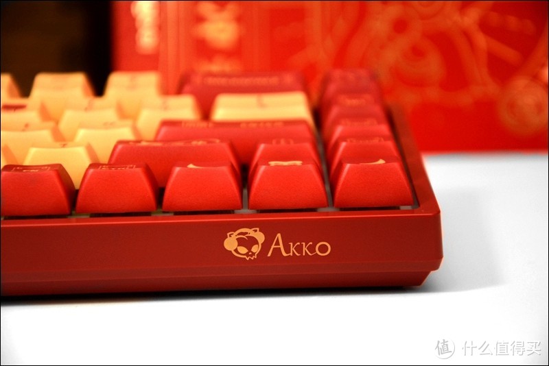 首款搭载TTC兄弟轴键盘，Akko 3068 V2牛年新春版开箱