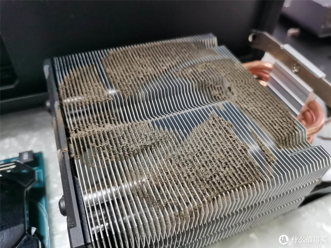 电脑续命之清灰、换硅脂，终于把攒了一年的灰尘清理干净，不止降干净而且温效果明显。