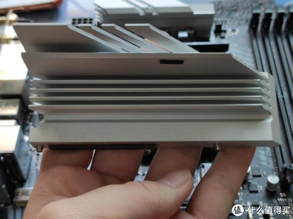 穷孩子也能坐上奔驰,599元WIFI映泰B550M SIVER主板评测