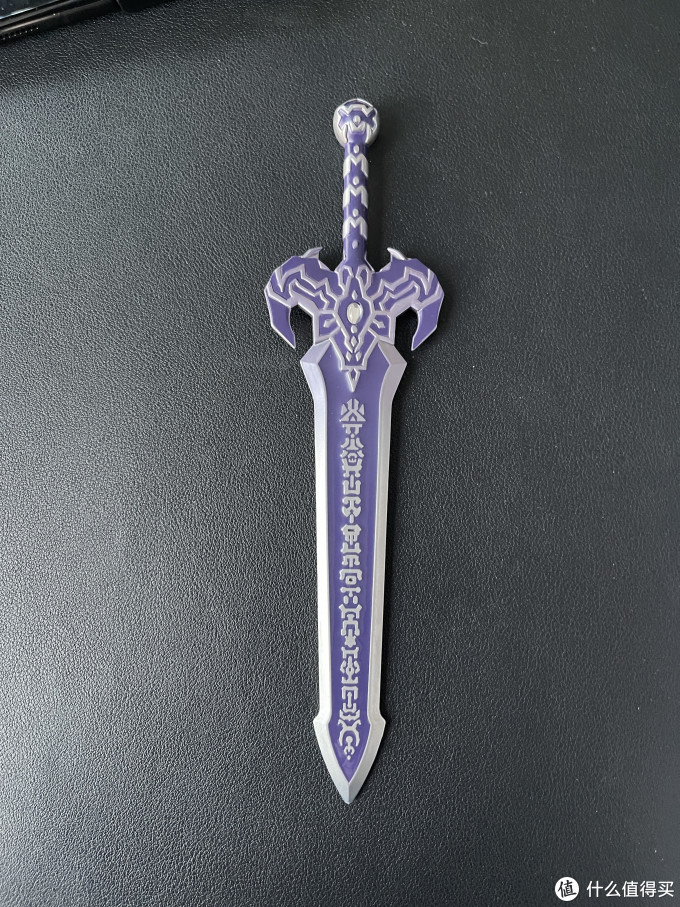 魔剑.嗯挺酷的,官方描述是春秋时期姜国太子龙阳所铸.龙阳?