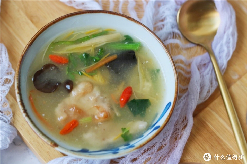 分享河南风味肉片汤的做法，简单易操作，酸辣爽口一碗上头