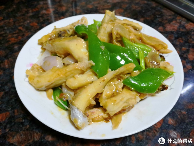 广东住家饭 篇二十二:潮汕菜脯炒鱼腩/点睛之笔在于潮汕菜脯,普通食材