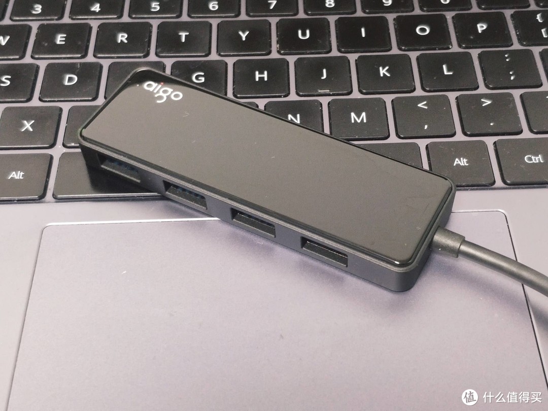 4口USB3.0同驱高效拓展，aigo分线器体验