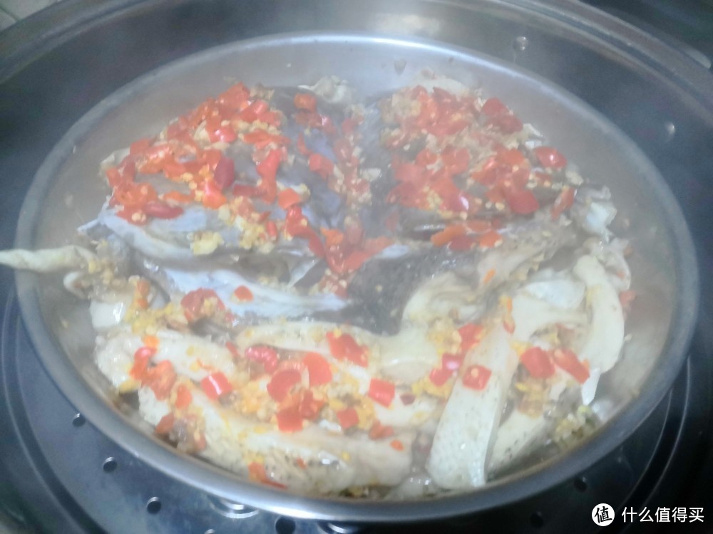 剁椒鱼头 自己家的调味配方蒸出来的菜肴，鲜香嫩滑