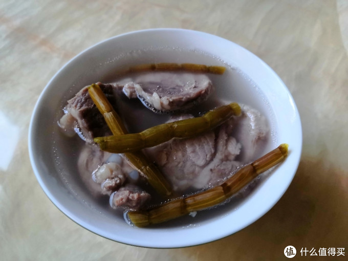 广东住家饭篇四十三铁皮石斛炖瘦肉猪骨小火慢炖清澈浓香益胃生津养阴