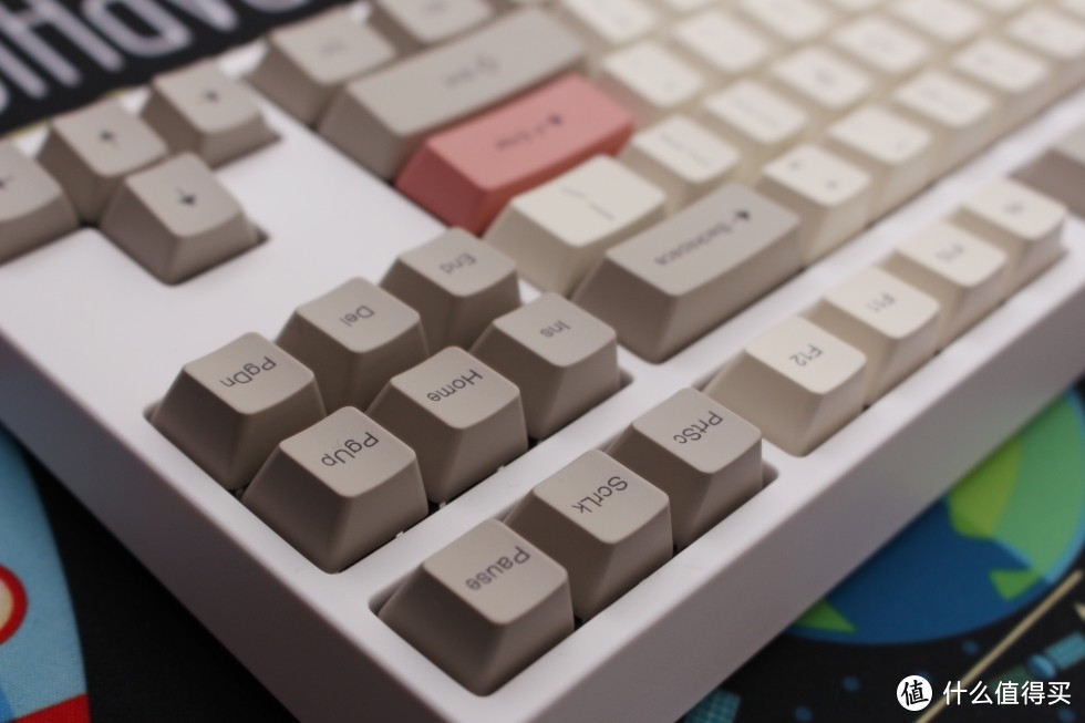 平民化客制化玩法——87三模热插拔套件的复古键盘方案
