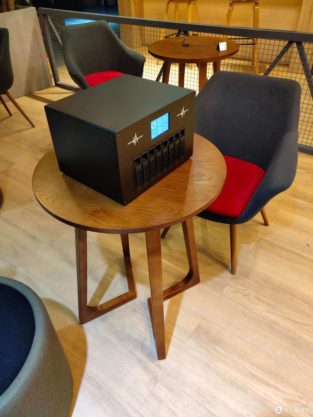 六盘位新咖——tank nas机箱