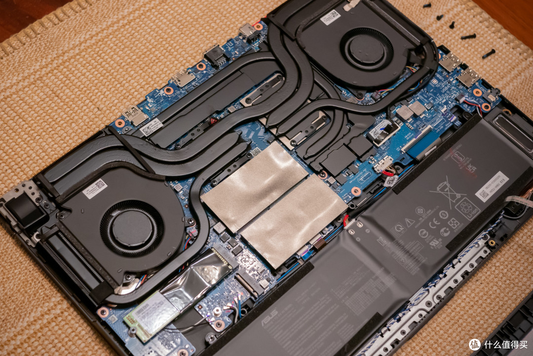 是这样的rog魔霸新锐:￥8899入手锐龙9 5900hx rtx3060满血版拆机简评