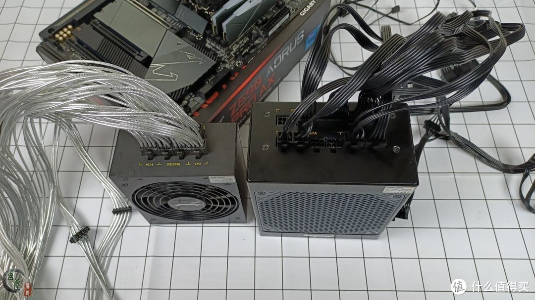 为11代酷睿而生，技嘉Z590小雕PRO主板装机，超频体验！海量的PCIe 4.0接口有些吓人