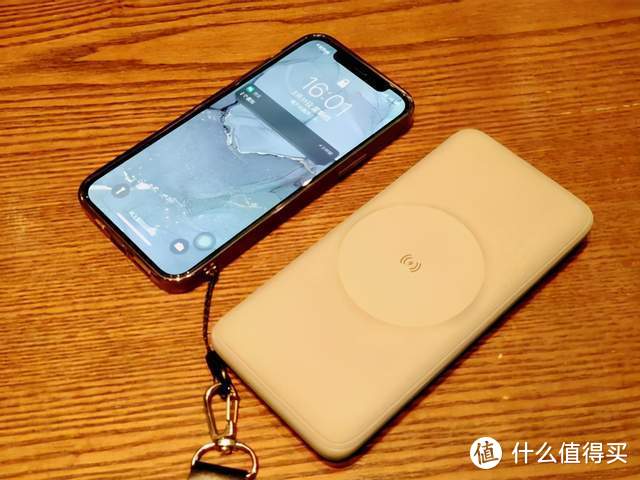 南卡无线充电宝POW3，一款专为iPhone 12量身订造的移动电源