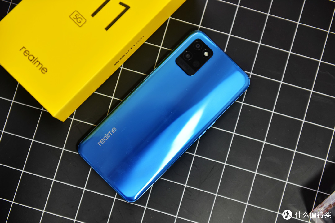 轻体验：千元5G再添一员！realme V11能否给你顺心尝鲜？