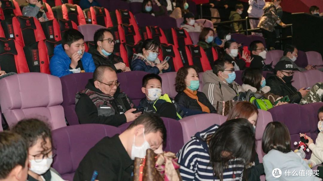 《猫和老鼠》大电影：电影院里笑到变形，大人小孩都很开心。