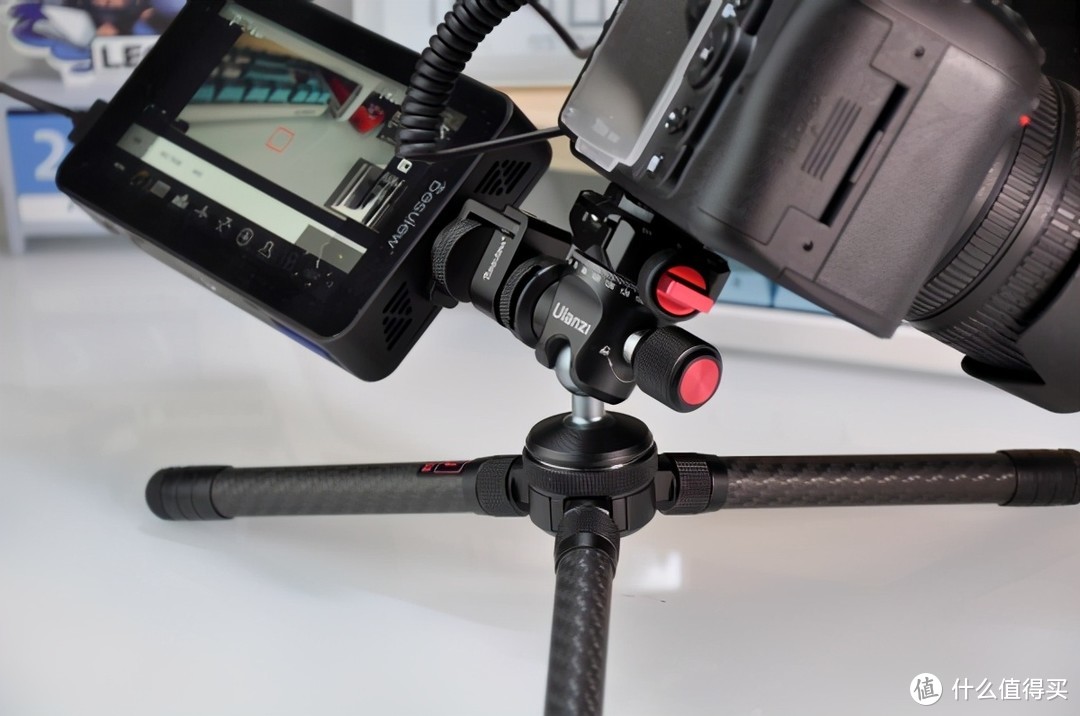 桌面vlogger套装新搭配—UanziMT28碳纤维三脚架