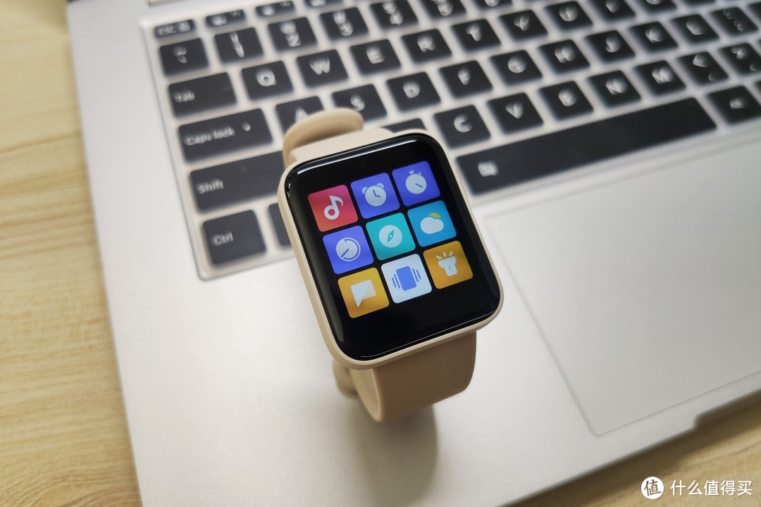 红米旗下首款智能手表Redmi Watch，到底是手表还是大屏手环？