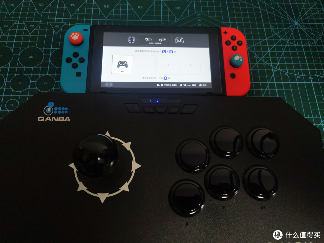 连接switch 按住home+Y，switch也蓝牙连接操控游戏一样也没有压力。