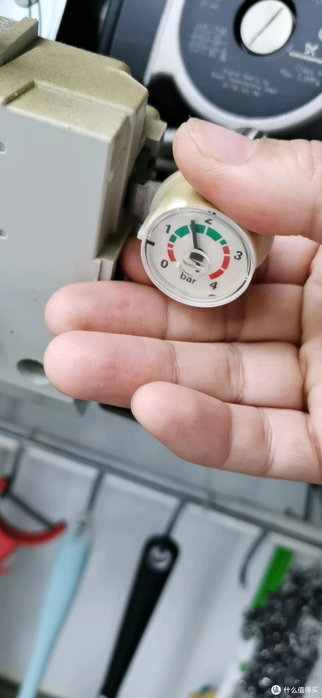 博世壁挂炉更换热交换器，解决水压自动升高问题