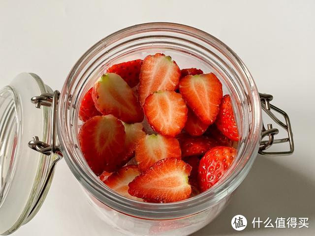草莓这个吃法火了，头一次吃就会爱上，越吃越过瘾！