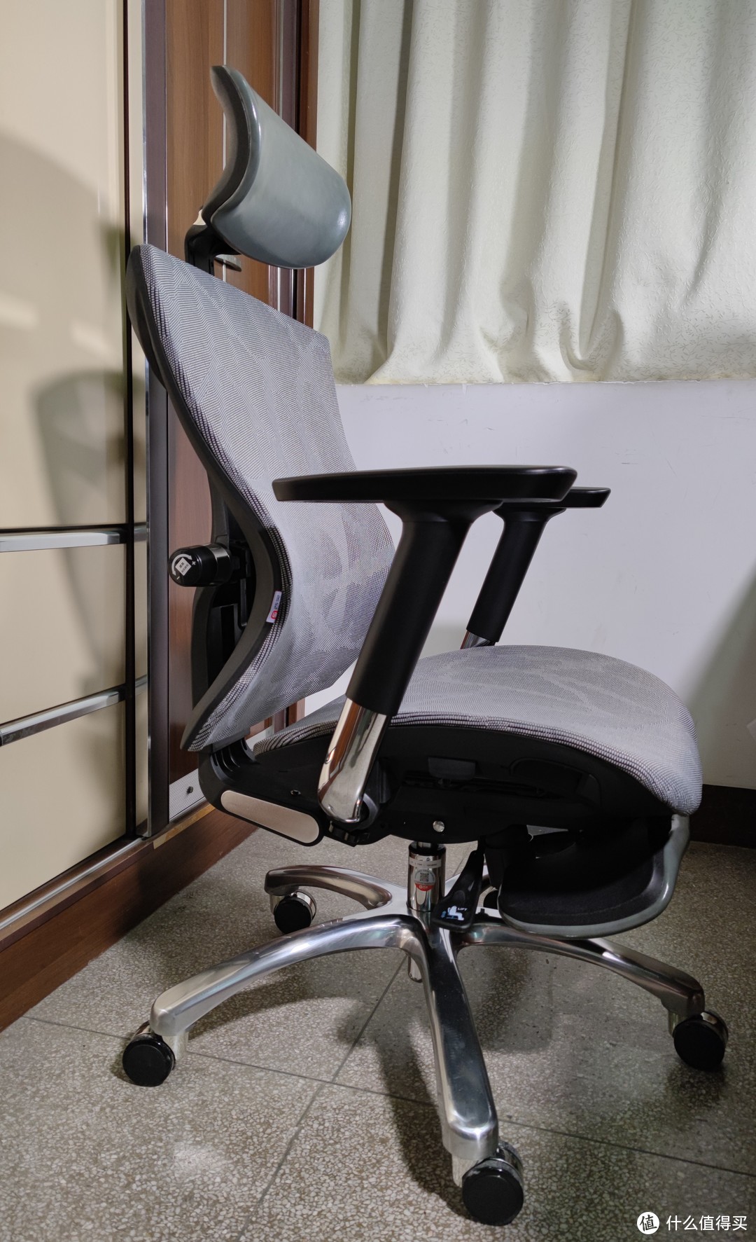 不挑人的人体工学椅，西昊V1人体工学椅对比测评