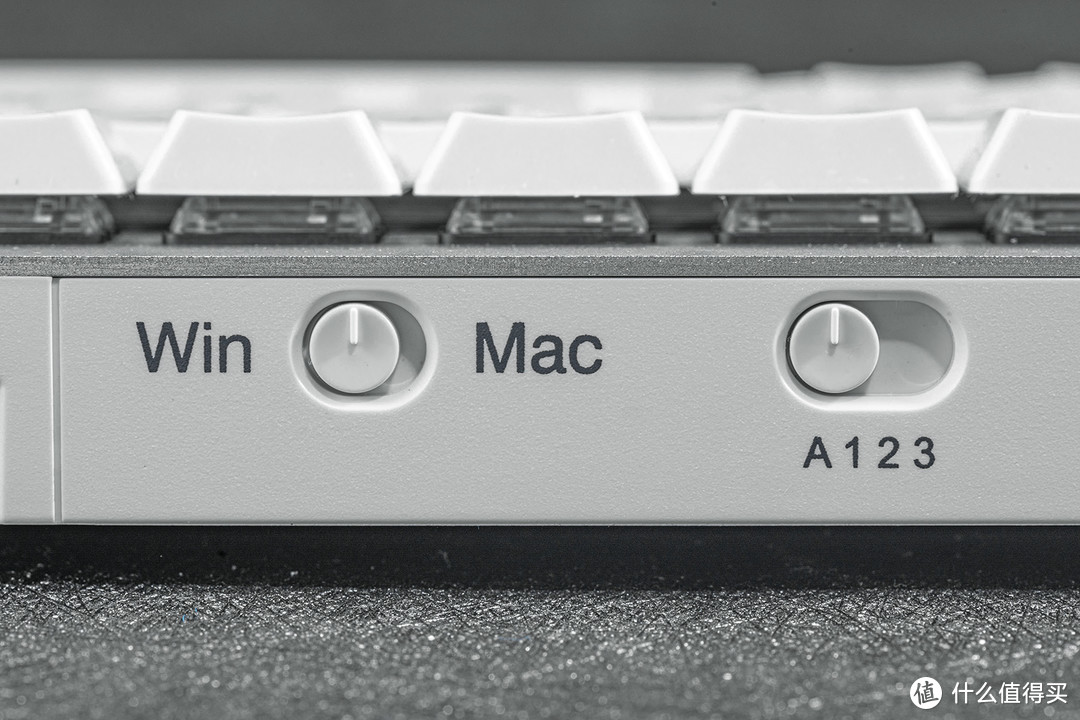 机械键盘也能薄脆可口，达尔优EK868，矮轴录入新体验