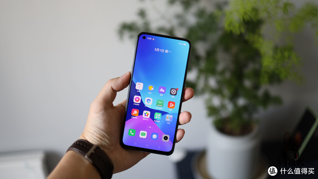 realme 真我GT战神特别版-曙光开箱：黑黄撞色质感非凡