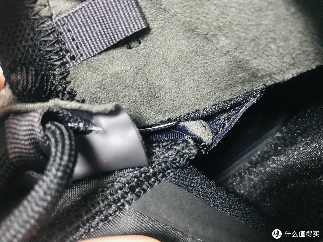 YEEZY篮球鞋开箱，穿这个打球投一个篮就得10块钱？