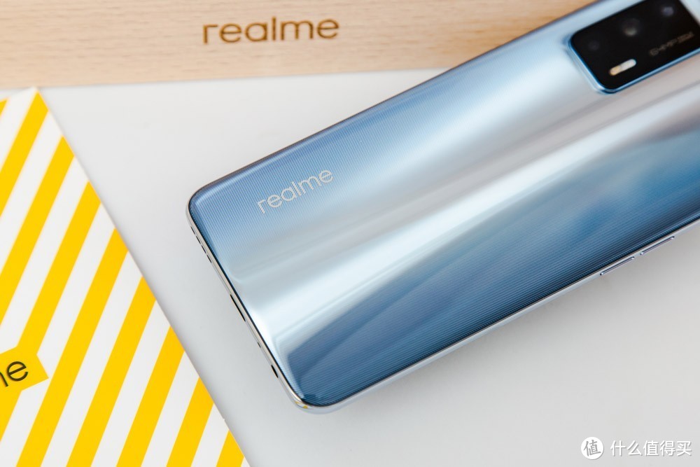 新潮手机冠上GT之名，究竟能擦出怎么的火花？realme 真我GT深度评测