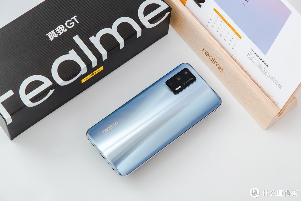 新潮手机冠上GT之名，究竟能擦出怎么的火花？realme 真我GT深度评测