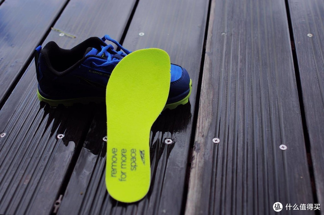 从灵敏反馈到舒适保护，各级类型越野跑鞋亲身推荐
