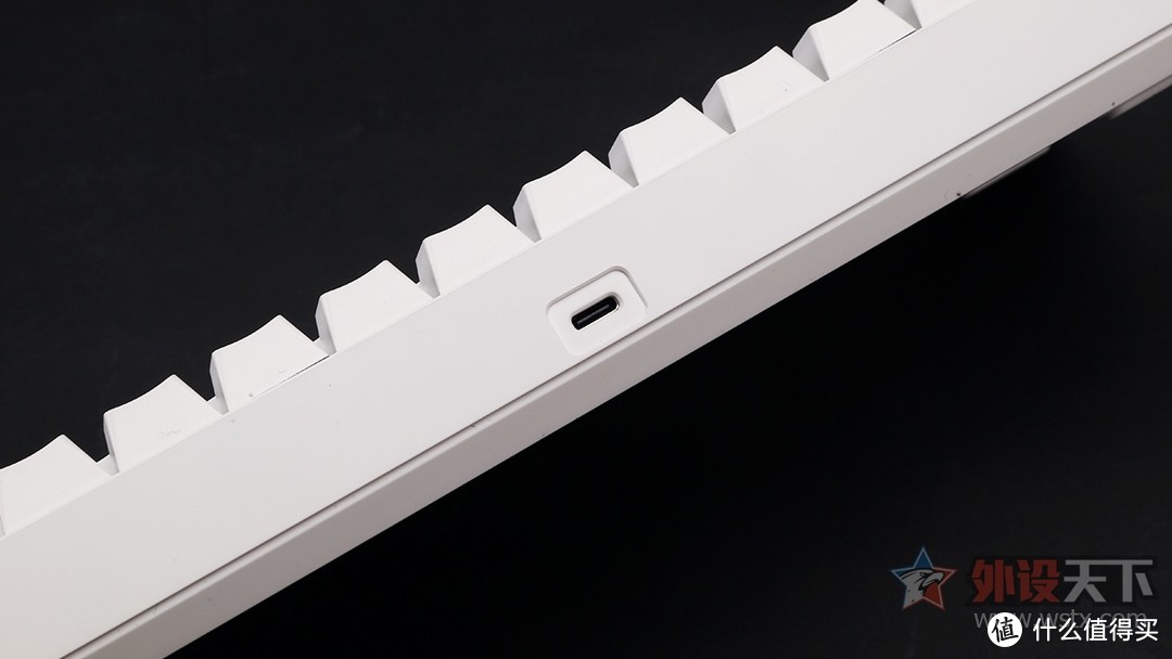 新贵GM610蓝牙双模无线键盘评测：身材虽小，功能不少