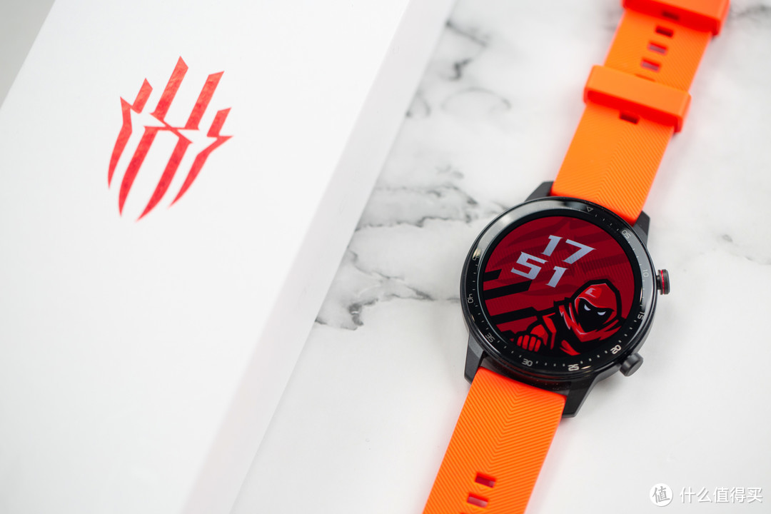 红魔手表首发评测：半月一充的潮男新装备