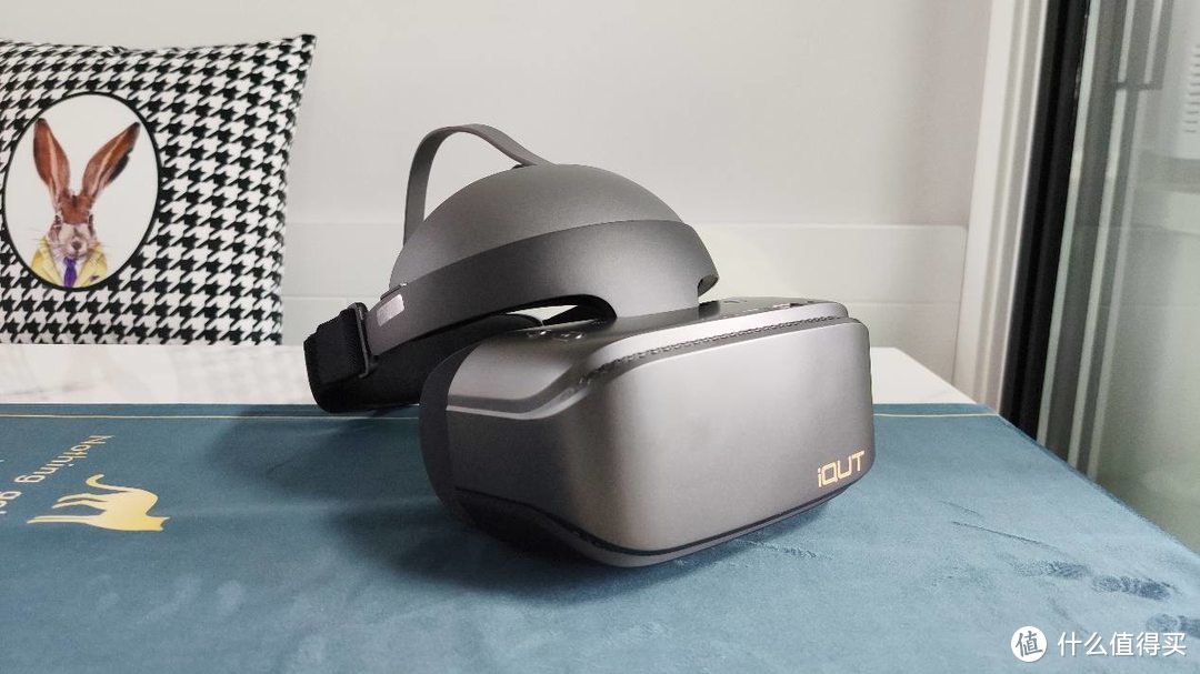 爱奇艺奇遇2S VR一体机使用体验：豪华硬件配置+海量游影资源，为女神打开奇幻世界