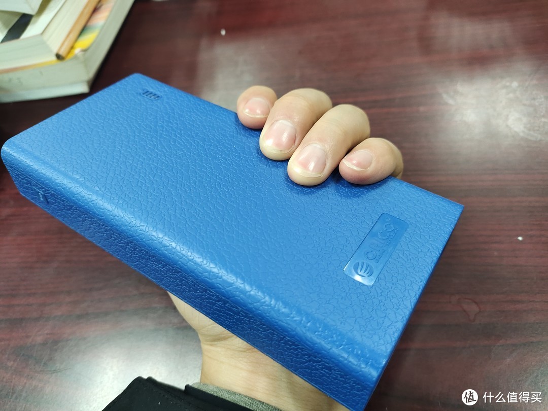 价格百元左右，容量30000mAh，这款移动电源香不香？